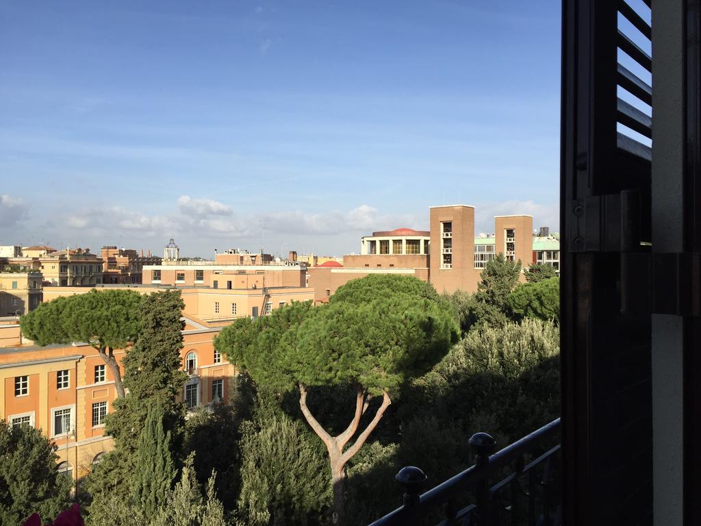 Donna Ilaria - Vatican Area *